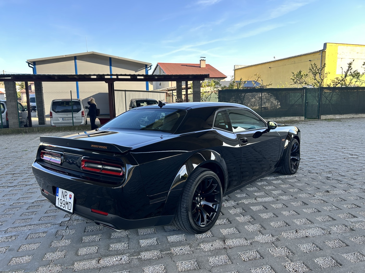 Dodge Challenger R/T Scat Pack Widebody na prenájom — Nitra 5